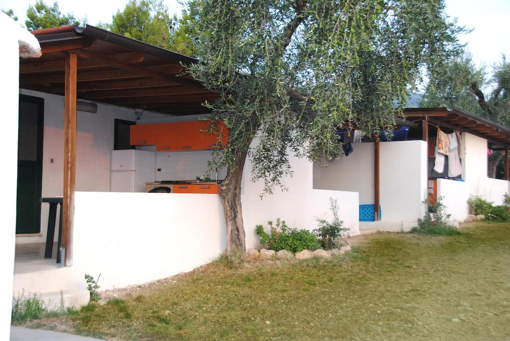 Вилла Leonardo Casa Vacanze Маттината Номер фото