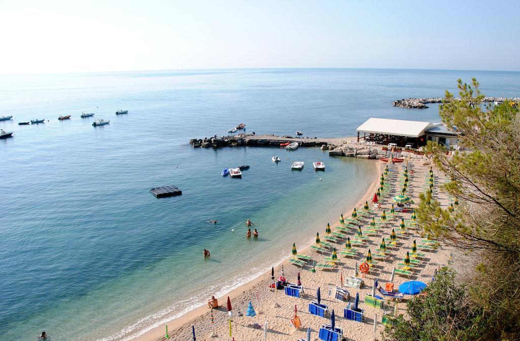 Вилла Leonardo Casa Vacanze Маттината Экстерьер фото