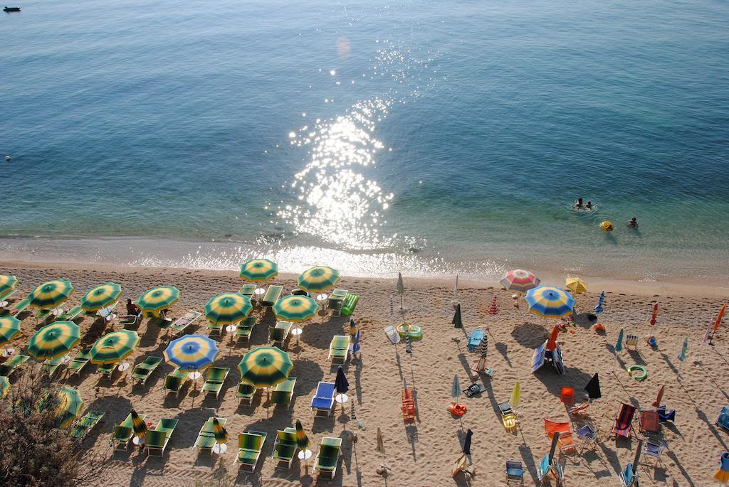 Вилла Leonardo Casa Vacanze Маттината Экстерьер фото