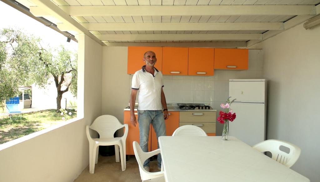 Вилла Leonardo Casa Vacanze Маттината Экстерьер фото