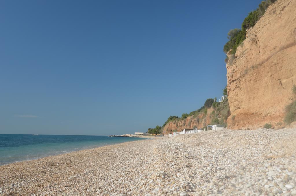 Вилла Leonardo Casa Vacanze Маттината Экстерьер фото