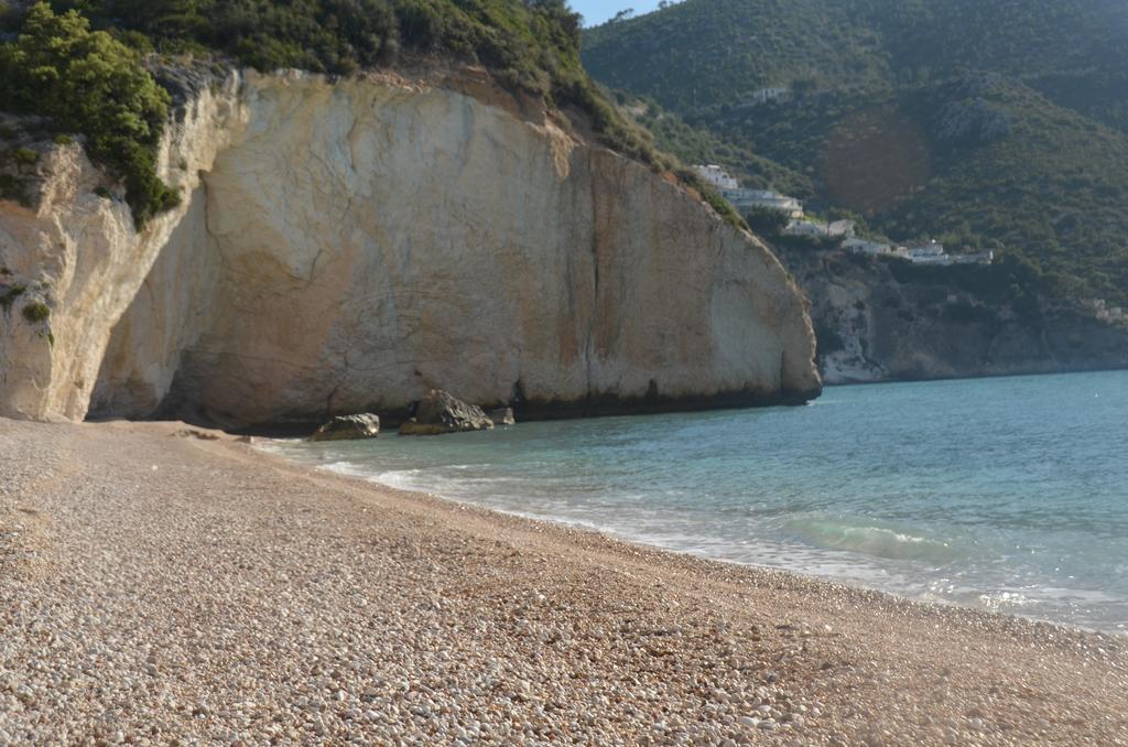 Вилла Leonardo Casa Vacanze Маттината Экстерьер фото
